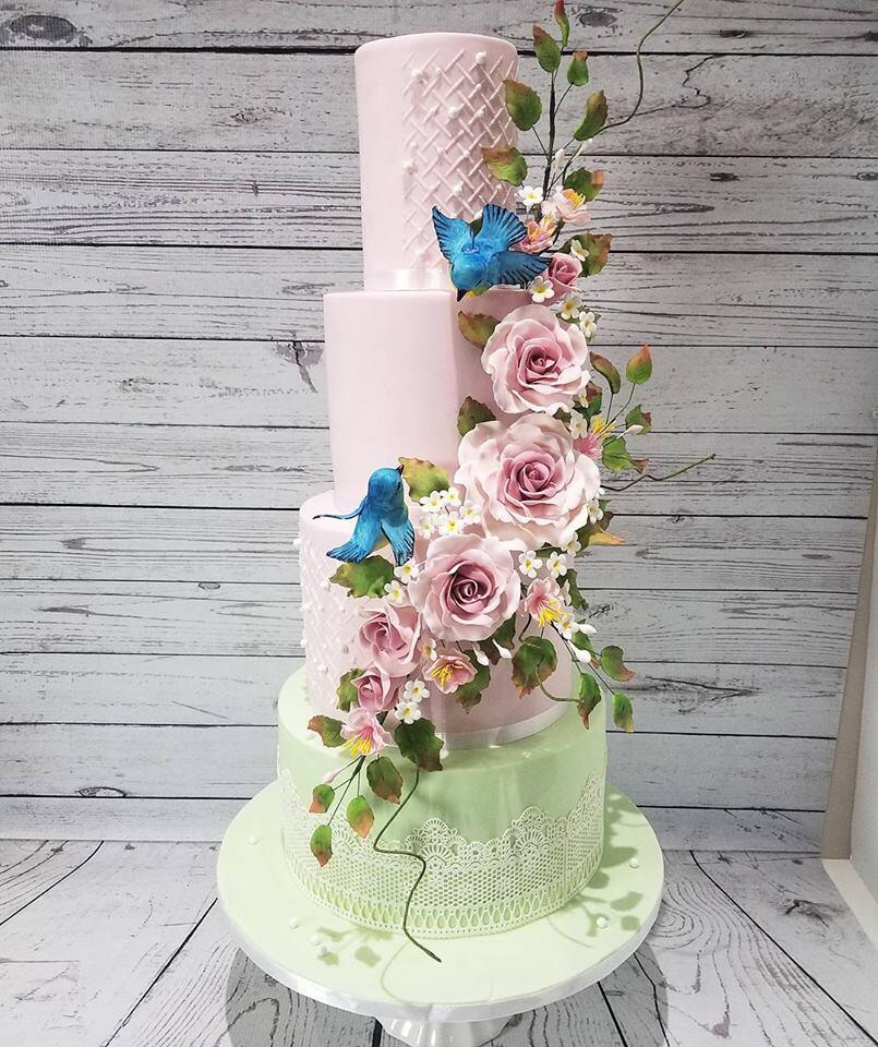 wedding cake by LuxuryCakes.CA